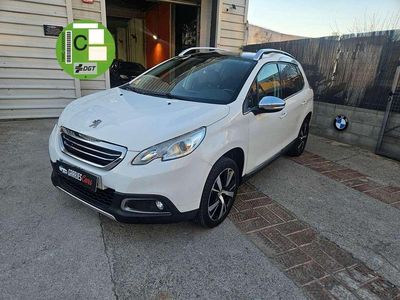 Usado Peugeot 2008 Allure 120 CV (88 kW) 2014 Blanco SUV