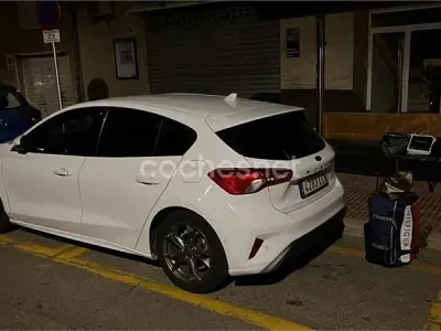 Usado Ford Focus ST-Line 125 CV (91 kW) 2019 Blanco Berlina