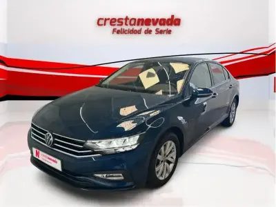 Usado VW Passat Business 122 CV (89 kW) 2022 Azul Familiar