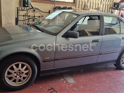 Usado BMW 325 143 CV (105 kW) 1997 Azul Berlina