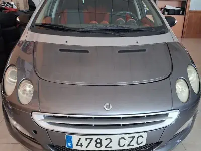Usado Smart ForFour Pulse 95 CV (69 kW) 2004 Gris / plata Utilitario