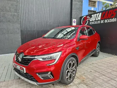 Usado Renault Arkana Equilibre 145 CV (106 kW) 2023 Granate SUV