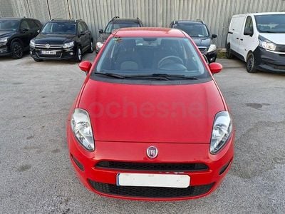 Usado Fiat Punto Pop 75 CV (55 kW) 2014 Rojo Utilitario