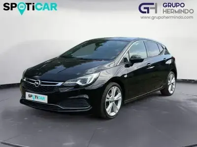 Usado Opel Astra Dynamic 150 CV (110 kW) 2018 Negro Berlina