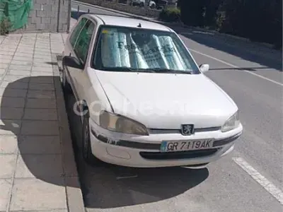 Usado Peugeot 106 60 CV (44 kW) 1998 Blanco Utilitario