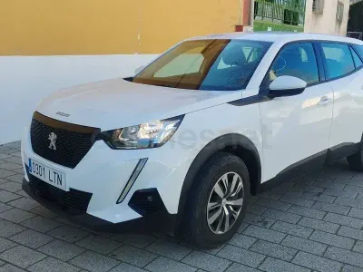 Usado Peugeot 2008 Active 110 CV (80 kW) 2022 Blanco SUV