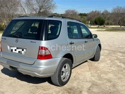 Usado Mercedes ML320 218 CV (160 kW) 2003 Gris / plata SUV