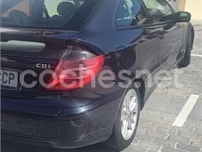 Usado Mercedes C220 143 CV (105 kW) 2002 Azul Berlina