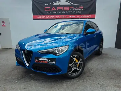 Usado Alfa Romeo Stelvio Executive 280 CV (205 kW) 2018 Azul SUV