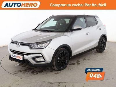 Usado Ssangyong (KGM) Tivoli Limited 115 CV (84 kW) 2019 Gris SUV