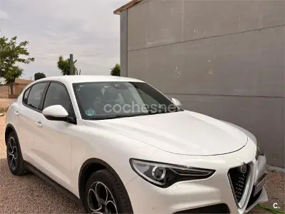 Usado Alfa Romeo Stelvio Ti 210 CV (154 kW) 2019 Blanco SUV