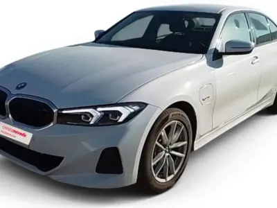 Usado BMW 320e Comfort Edition 204 CV (150 kW) 2023 Otros Berlina