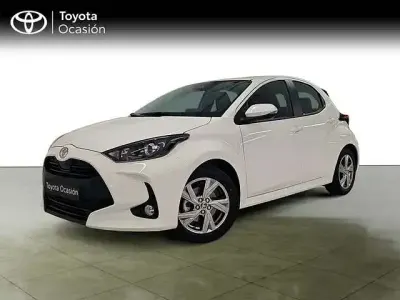 Usado Toyota Yaris Hybrid Active 116 CV (85 kW) 2025 Blanco Berlina