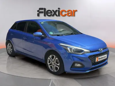 Usado Hyundai i20 100 CV (73 kW) 2018 Azul Berlina