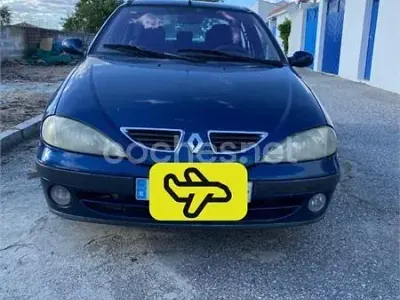 Usado Renault Mégane Authentique 65 CV (47 kW) 2001 Azul Berlina
