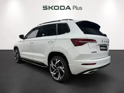 Usado Skoda Karoq SportLine 150 CV (110 kW) 2026 Blanco SUV
