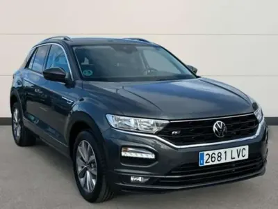 Usado VW T-Roc Advance 110 CV (80 kW) 2021 Gris SUV