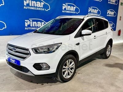 Usado Ford Kuga Trend 150 CV (110 kW) 2019 Blanco SUV