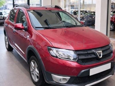 Usado Dacia Sandero Stepway 90 CV (66 kW) 2016 Granate Berlina