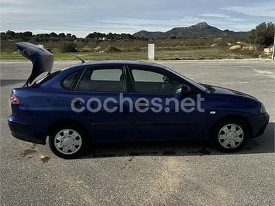 Azul Usado 2002 Seat Cordoba Stella Berlina | 3200 € (Un poco caro)