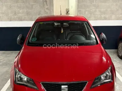 Usado Seat Ibiza CONNECT 90 CV (66 kW) 2016 Rojo Berlina