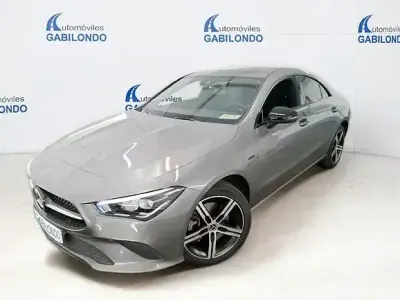 Usado Mercedes CLA250e 218 CV (160 kW) 2021 Gris / plata Coupe