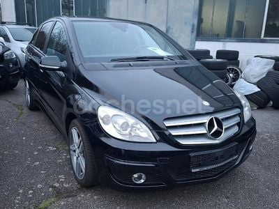 Usado Mercedes B180 109 CV (80 kW) 2011 Negro Monovolumen