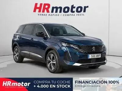 Usado Peugeot 5008 Allure 136 CV (100 kW) 2024 Azul SUV