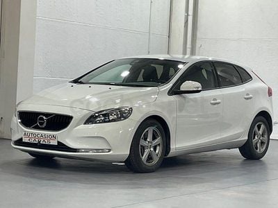 Usado Volvo V40 Kinetic 122 CV (89 kW) 2018 Blanco Berlina