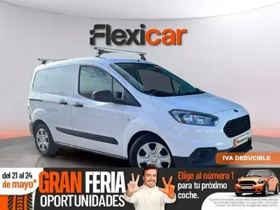 Käytetty Ford Tourneo Courier Trend 100 HP (73 kW) 2020 Valkoinen Tila-auto