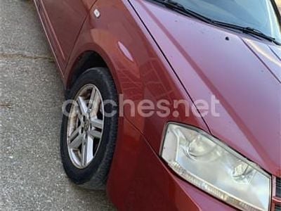 Usado Dodge Avenger SXT 140 CV (102 kW) 2010 Granate Berlina