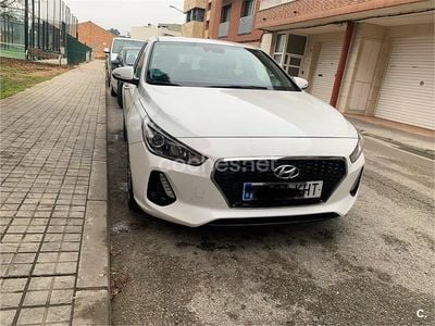 Usado Hyundai i30 110 CV (80 kW) 2018 Blanco Berlina