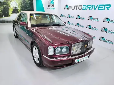 Usado Bentley Arnage 400 CV (294 kW) 2000 Granate Berlina