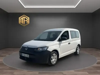 Usado VW Caddy 102 CV (75 kW) 2022 Blanco Monovolumen