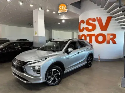 Usado Mitsubishi Eclipse Cross 188 CV (138 kW) 2023 Gris / plata SUV