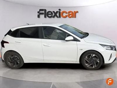 Begagnad Hyundai i20 100 HK (73 kW) 2023 Vit Halvkombi