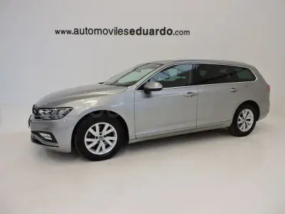 Usado VW Passat Business 122 CV (89 kW) 2022 Gris / plata Familiar