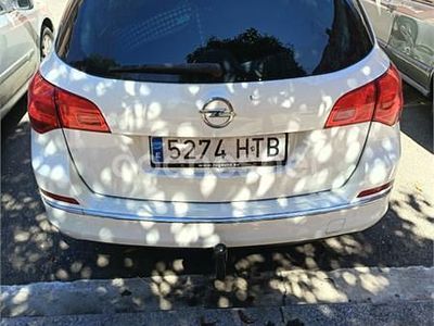 Usado Opel Astra Selective 130 CV (95 kW) 2013 Blanco Familiar