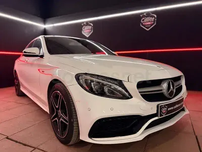 Usado Mercedes C220 AMG line 170 CV (125 kW) 2016 Blanco Berlina