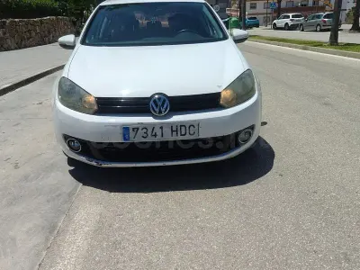 Usado VW Golf VII 105 CV (77 kW) 2012 Blanco Berlina