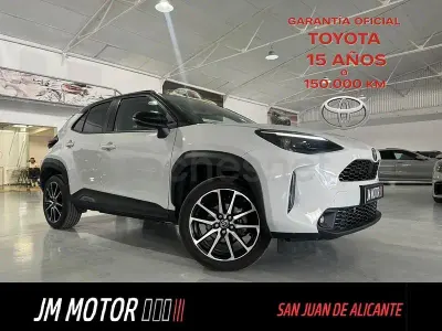 Usado Toyota Yaris Cross Sport 131 CV (96 kW) 2022 Gris / plata SUV