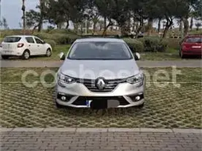 Usado Renault Mégane Business 115 CV (84 kW) 2018 Gris / plata Berlina