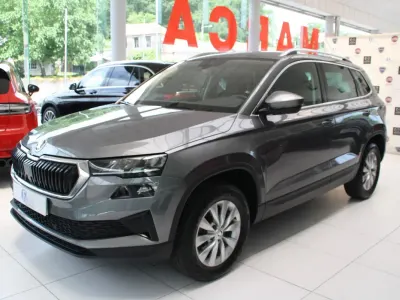 Usado Skoda Karoq Ambition 150 CV (110 kW) 2022 Gris / plata SUV