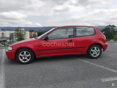 Usado Honda Civic 90 CV (66 kW) 1995 Rojo Berlina