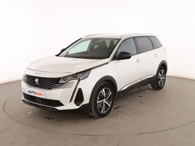 Usado Peugeot 5008 Allure 131 CV (96 kW) 2022 Blanco SUV