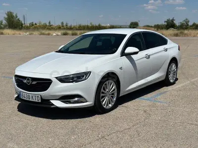 Usado Opel Insignia Innovation 170 CV (125 kW) 2019 Blanco Berlina