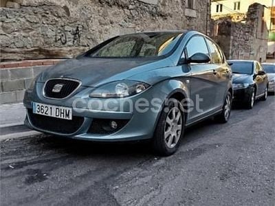 Usado Seat Toledo Stylance 105 CV (77 kW) 2005 Azul Utilitario