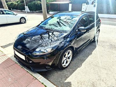 Käytetty Ford Focus ST 250 HP (183 kW) 2012 Musta Farmari