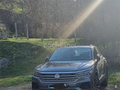 Usado VW Touareg Pure 231 CV (169 kW) 2019 Gris / plata SUV