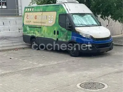Usado Iveco Daily 136 CV (100 kW) 2012 Azul Pickup/Camioneta